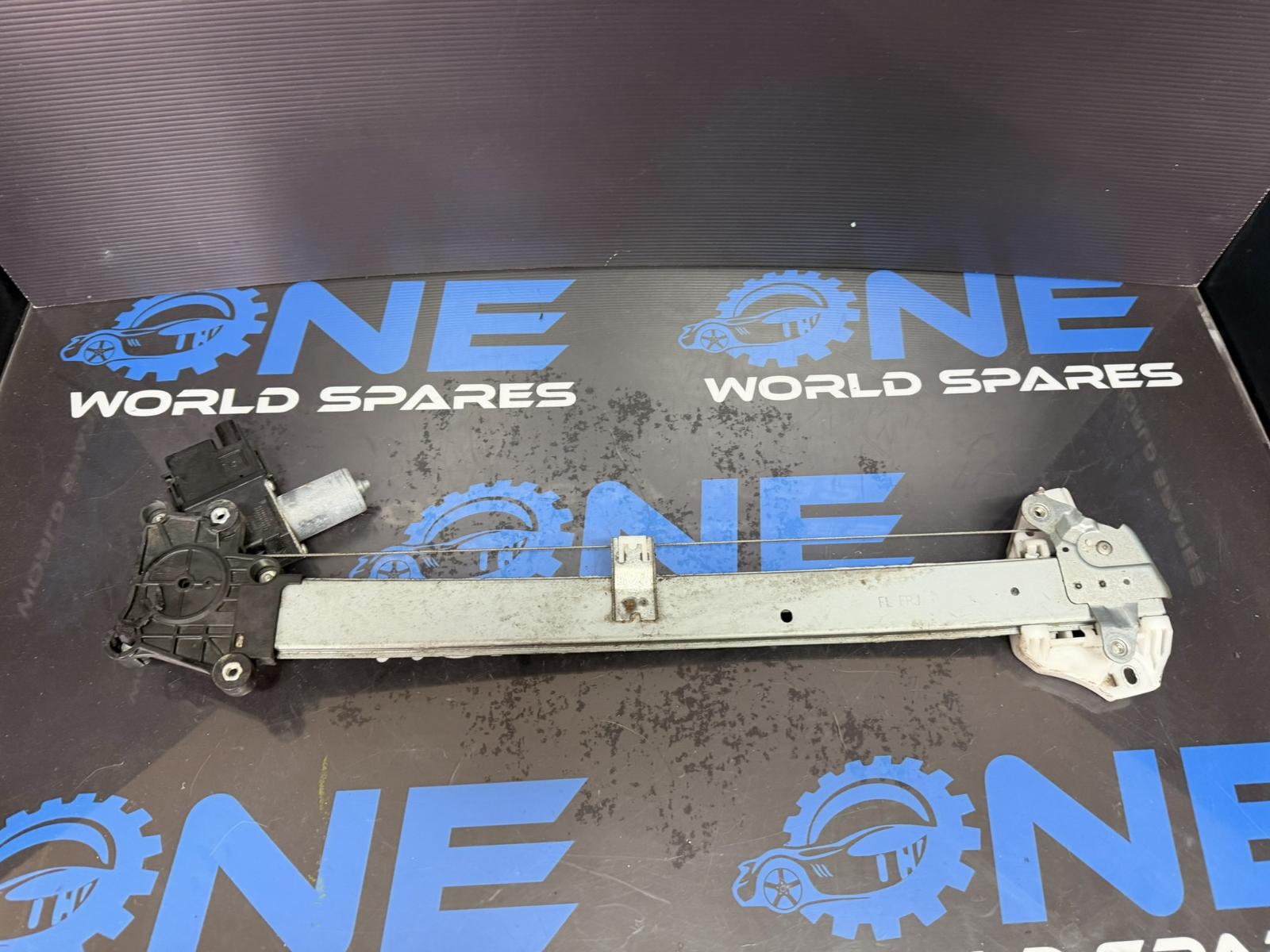 View Auto part Right Front Window Reg/Motor Subaru Impreza 2018