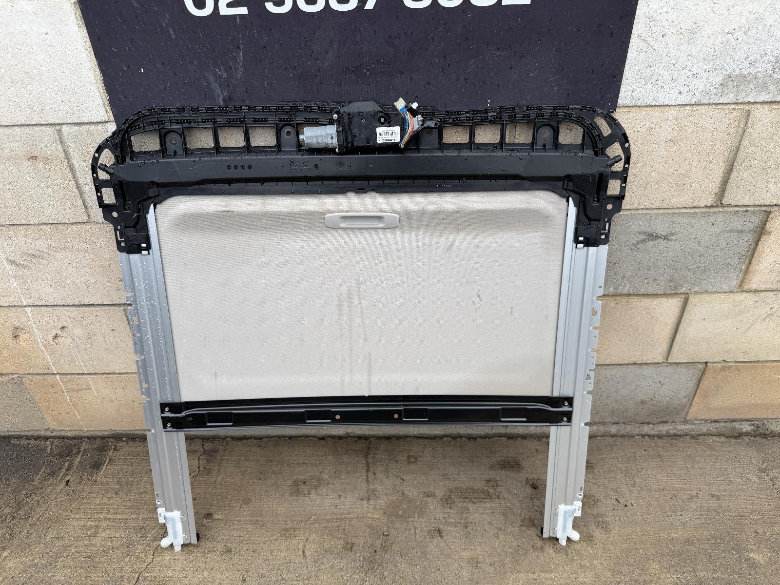 View Auto part Roof Glass/Sunroof/T Subaru Impreza 2018