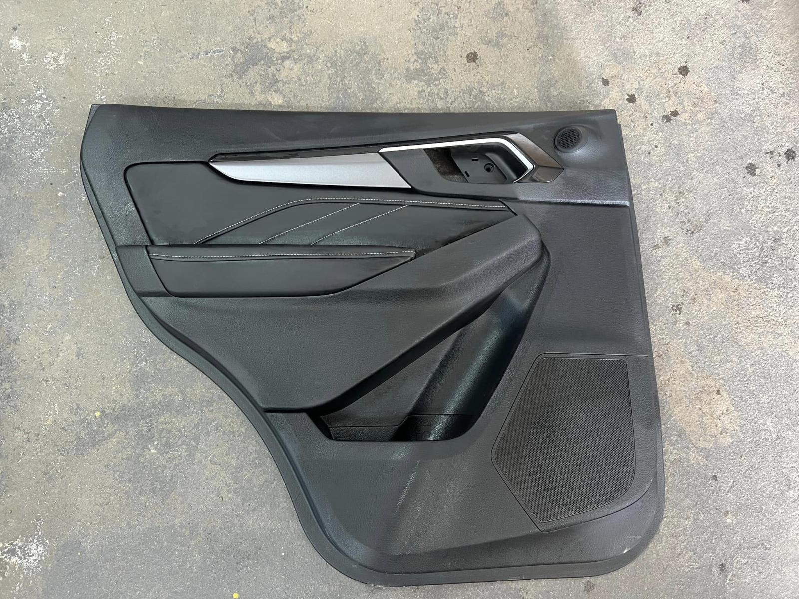 View Auto part Door Trim Isuzu Mu-x 2022