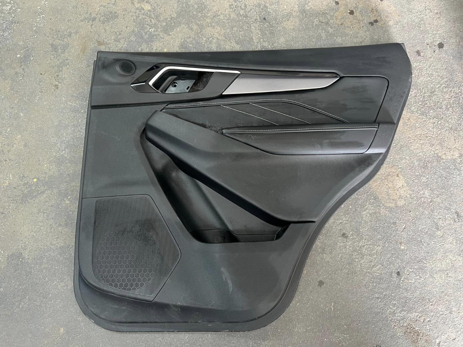 View Auto part Door Trim Isuzu Mu-x 2022