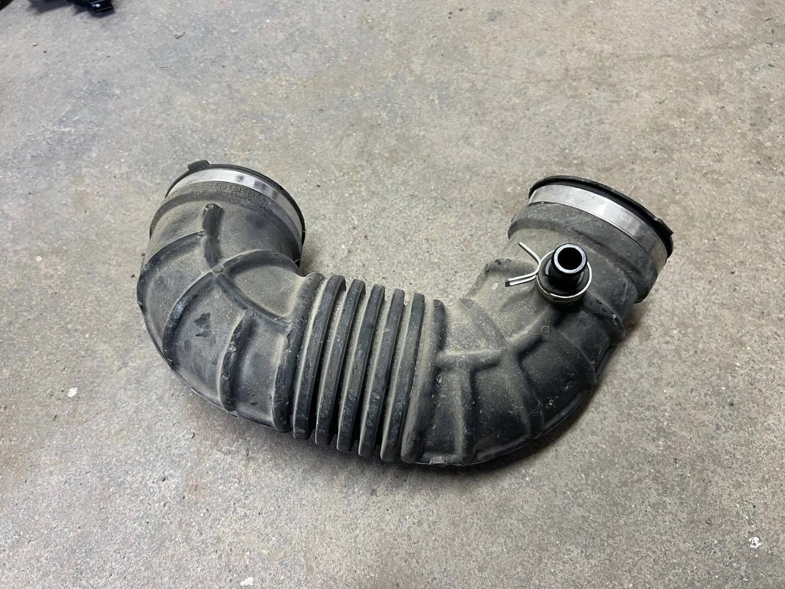 View Auto part Air Cleaner Duct/Hos Isuzu Dmax 2023