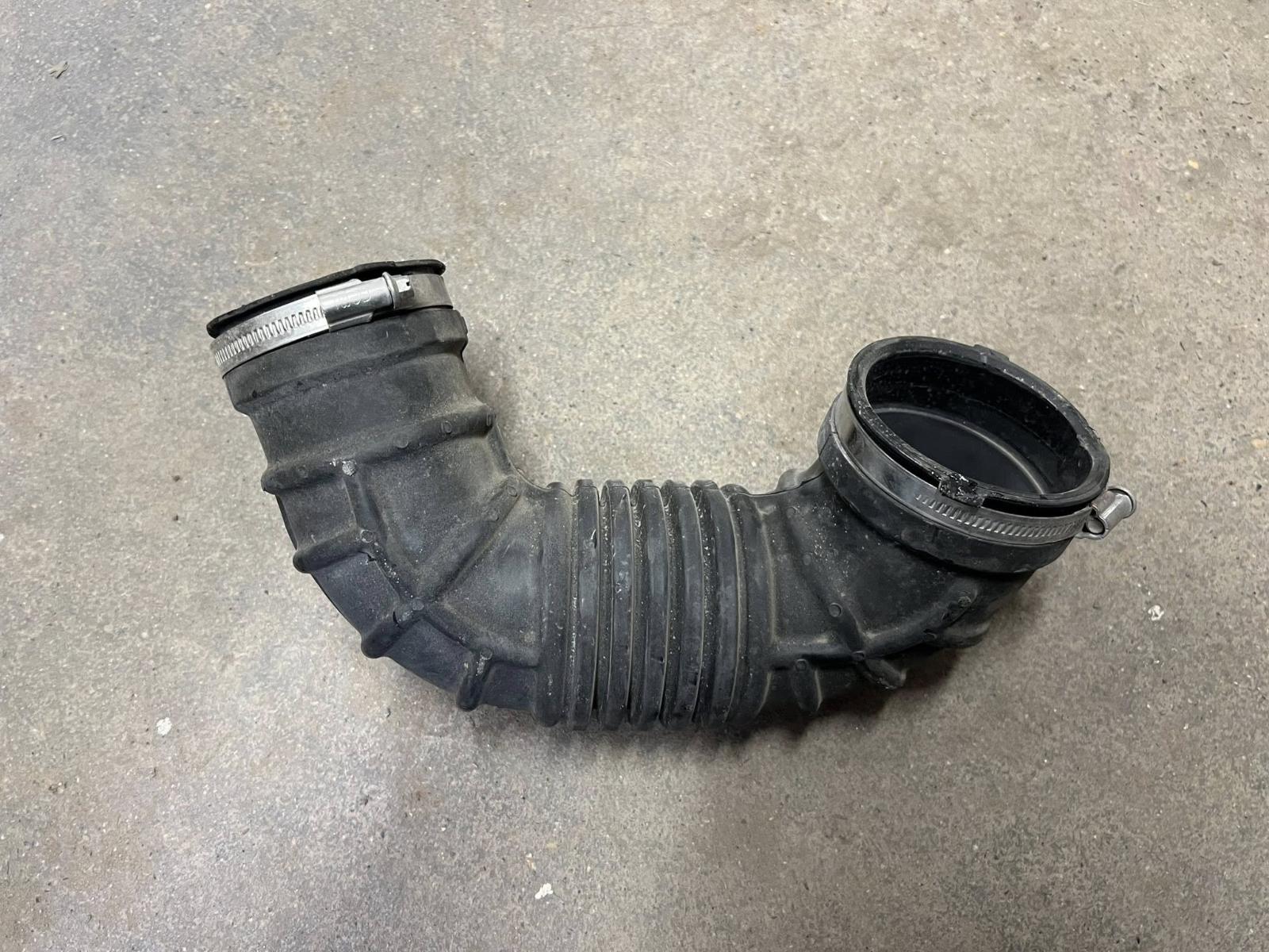View Auto part Air Cleaner Duct/Hos Isuzu Dmax 2023