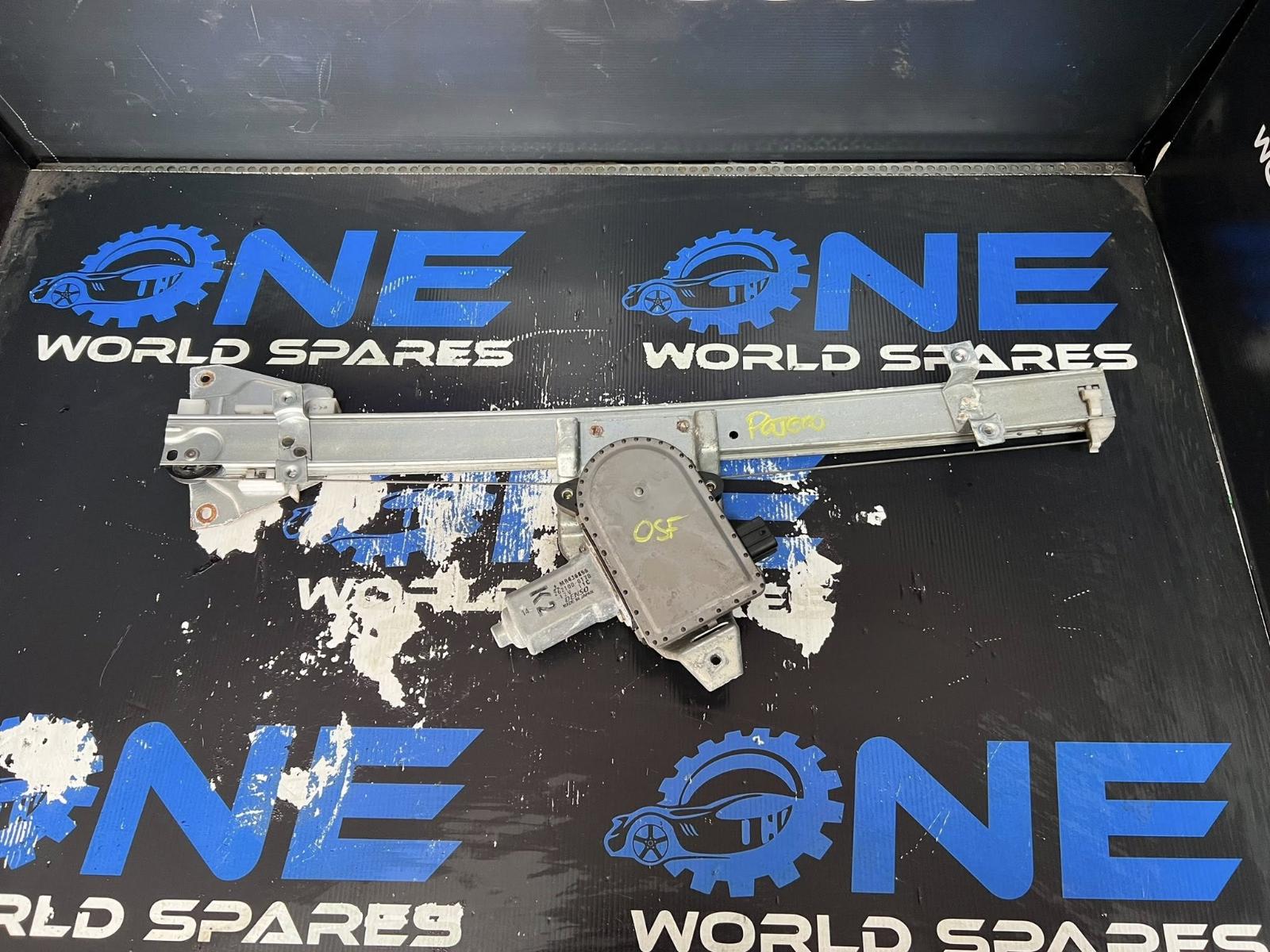 2002 Mitsubishi Pajero Right Front Window Reg/Motor View Auto part Right Front Window Reg/Motor Mitsubishi Pajero 2002