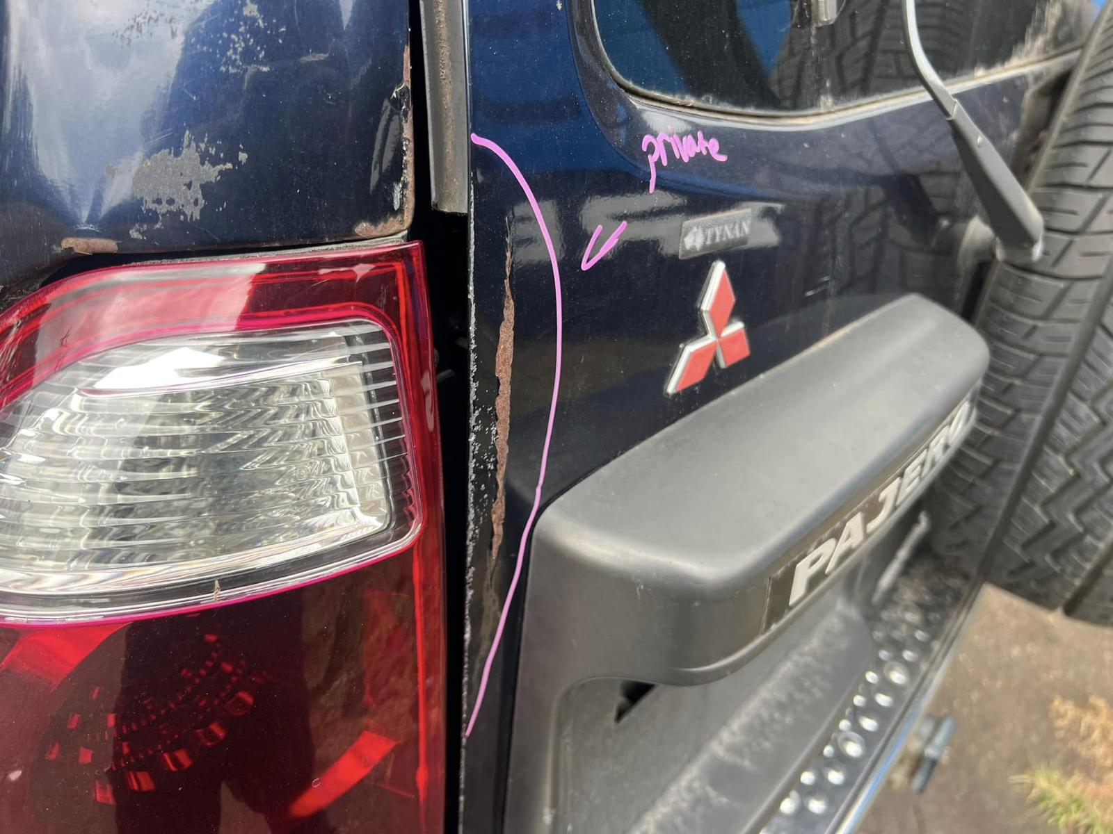 2002 Mitsubishi Pajero Bootlid/Tailgate View Auto part Bootlid/Tailgate Mitsubishi Pajero 2002