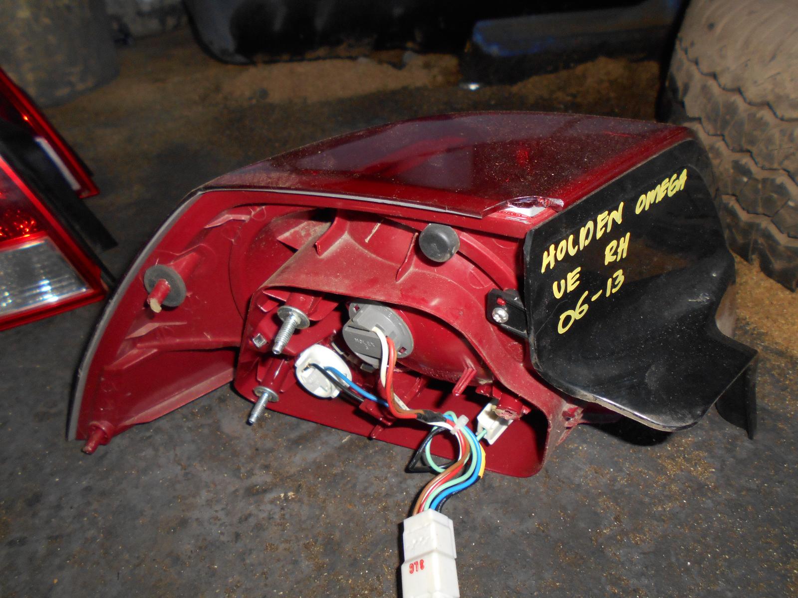 View Auto part Right Taillight Holden Commodore 2006