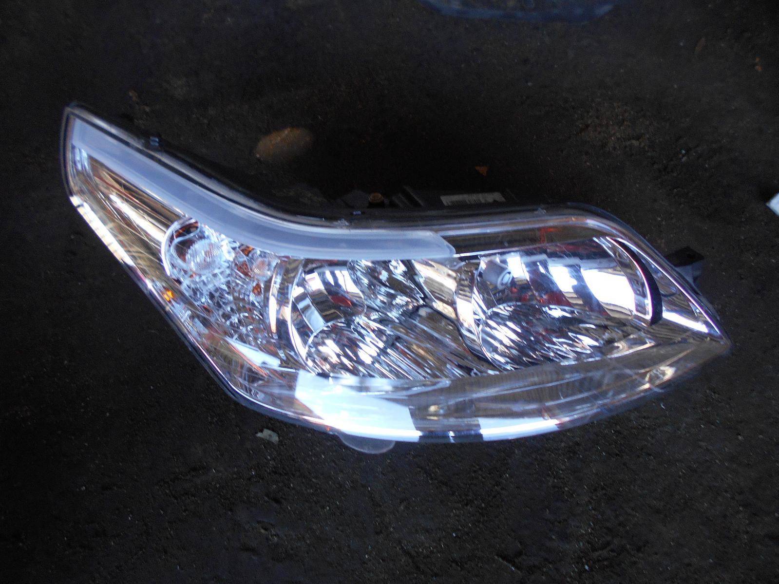 View Auto part Right Headlamp Citroen C4 2013