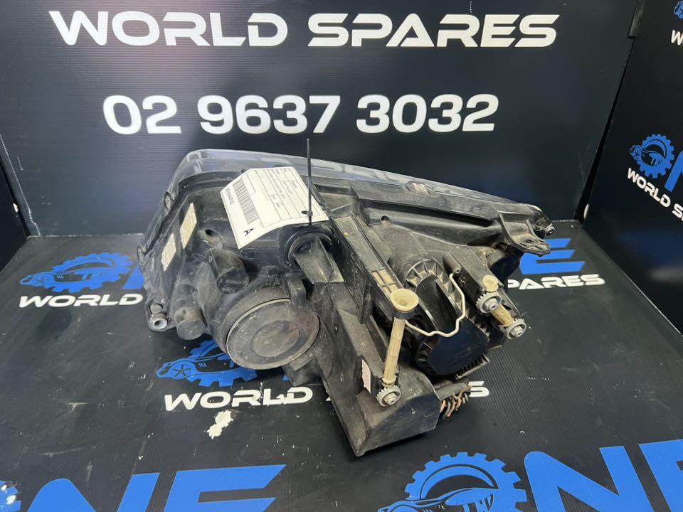 View Auto part Right Headlamp Volkswagen Amarok 2011