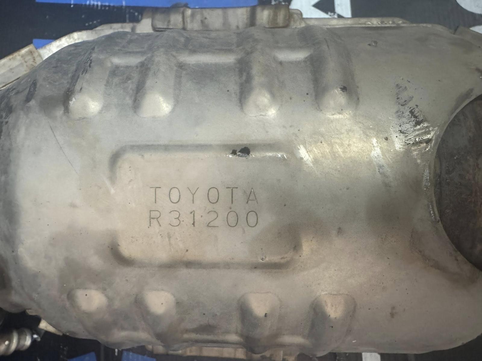 2010 Toyota Kluger Catalytic Converter View Auto part Catalytic Converter Toyota Kluger 2010