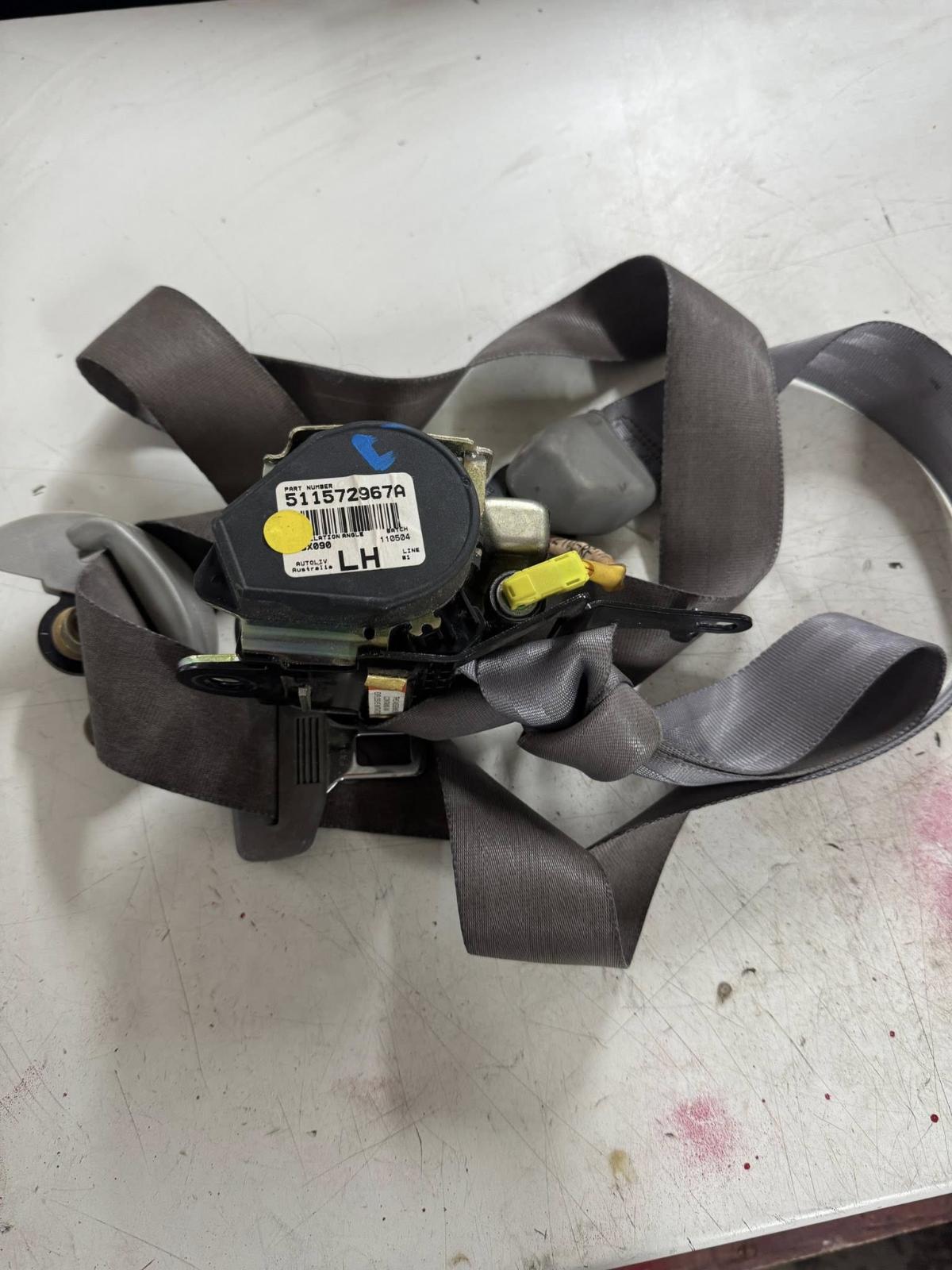 View Auto part Seatbelt/Stalk Toyota Camry 2004