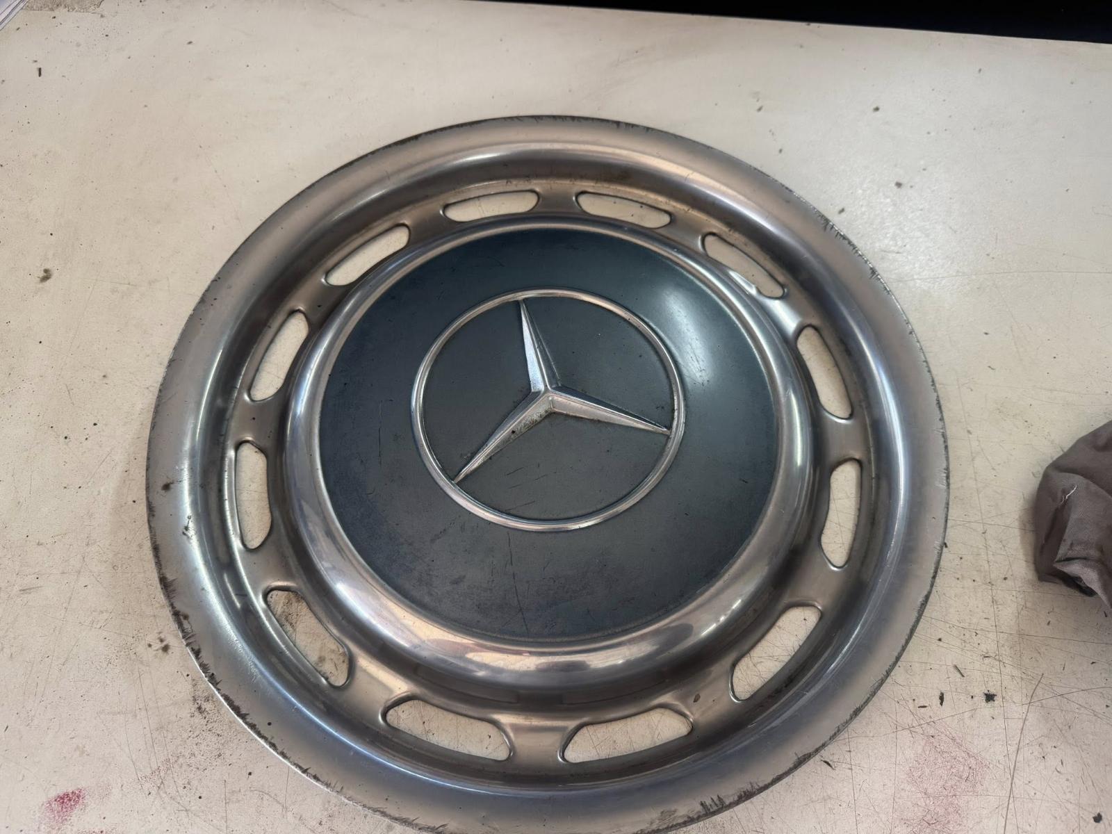View Auto part Wheel Cover/Hub Cap Mercedes E Class 1980