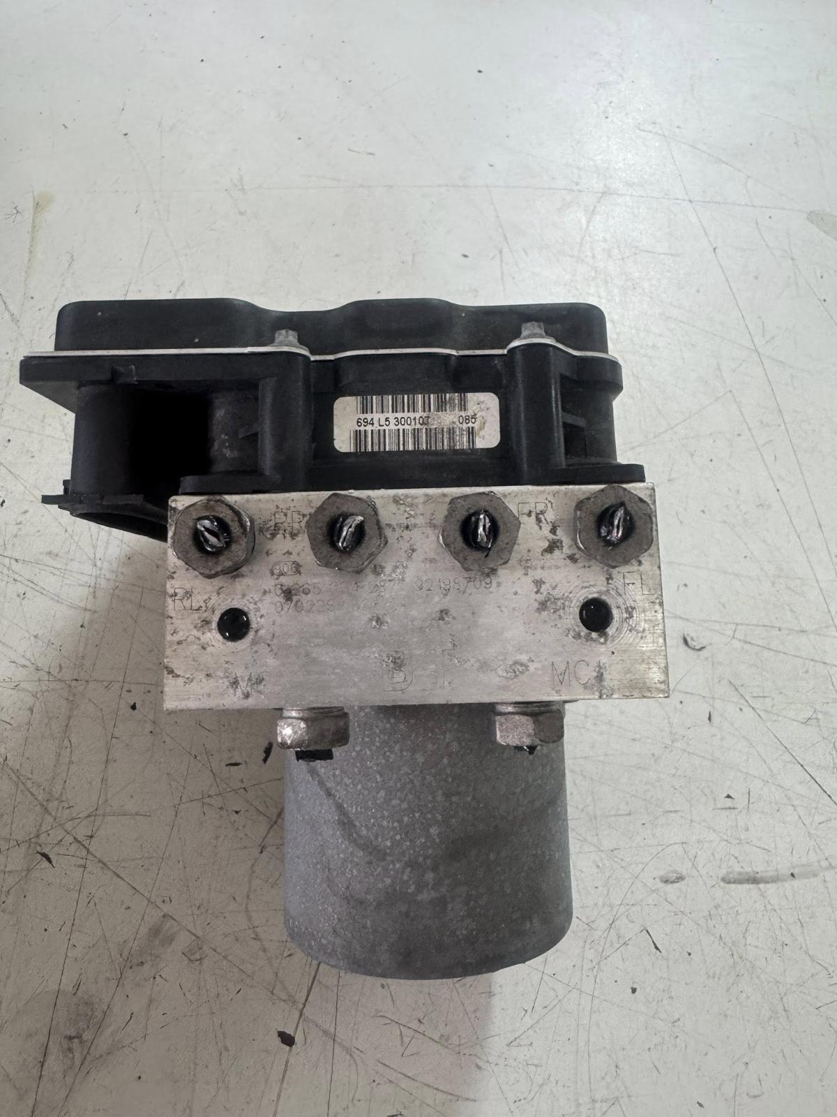 View Auto part Abs Pump/Modulator Holden Commodore 2010