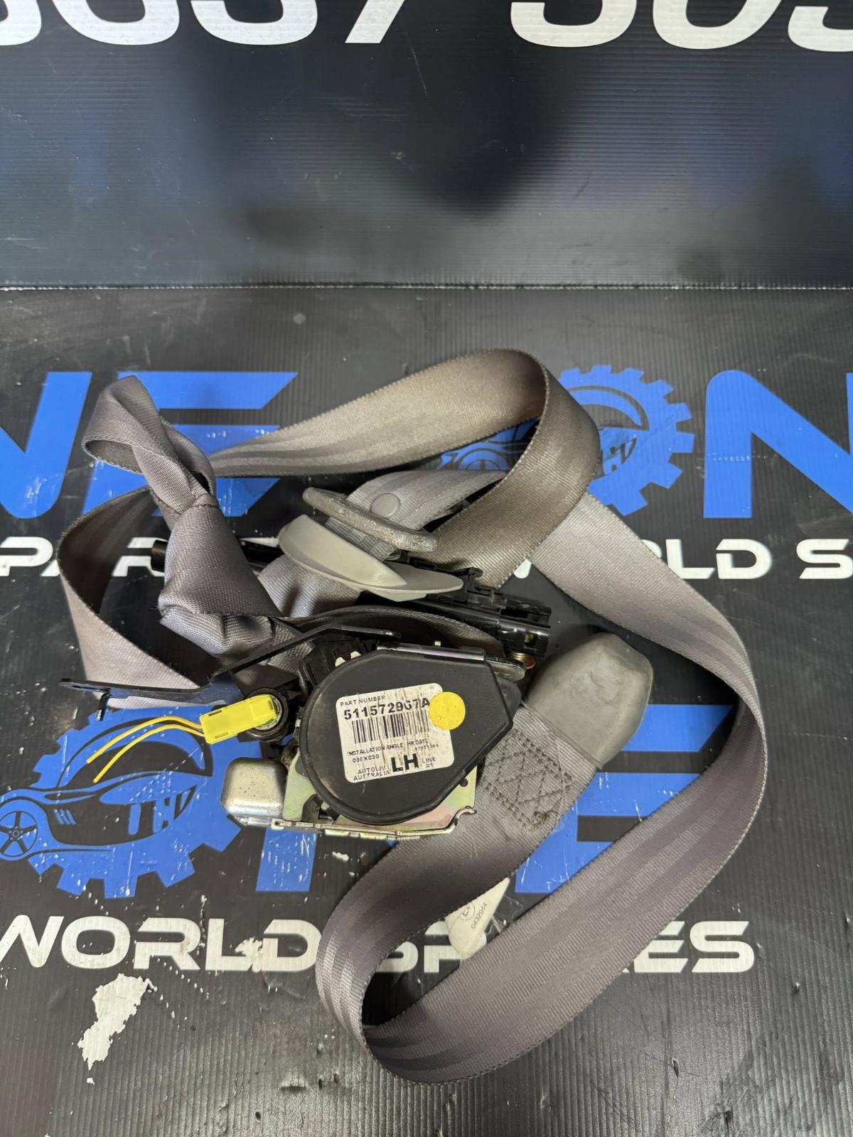 View Auto part Seatbelt/Stalk Toyota Camry 2004