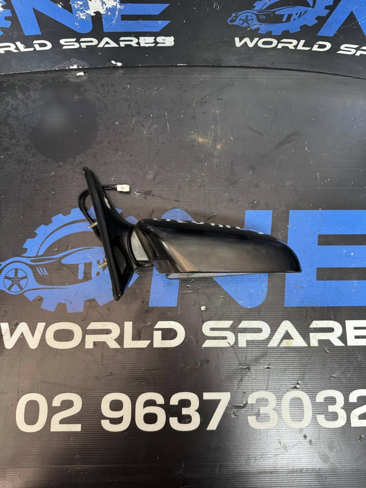 View Auto part Right Door Mirror Toyota Camry 2003