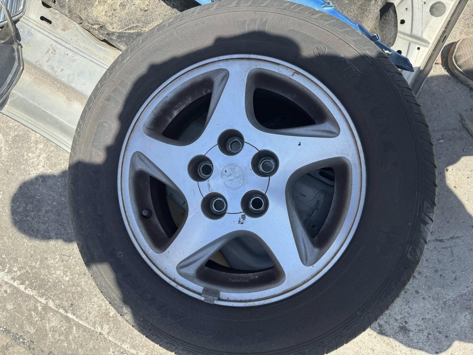 View Auto part Wheel Mag Toyota Camry 2001
