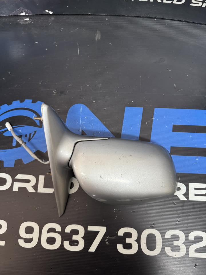 View Auto part Right Door Mirror Toyota Camry 2001