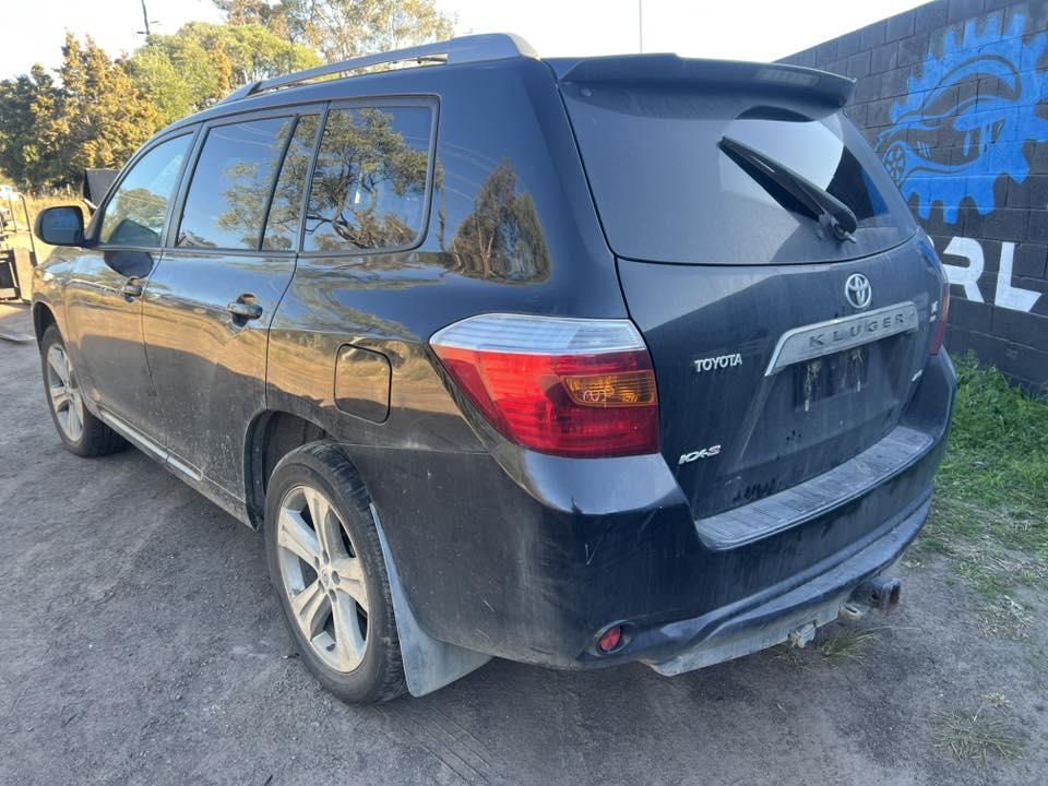 View Auto part Left Front Door Toyota Kluger 2010