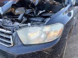 View Auto part Left Front Door Toyota Kluger 2010