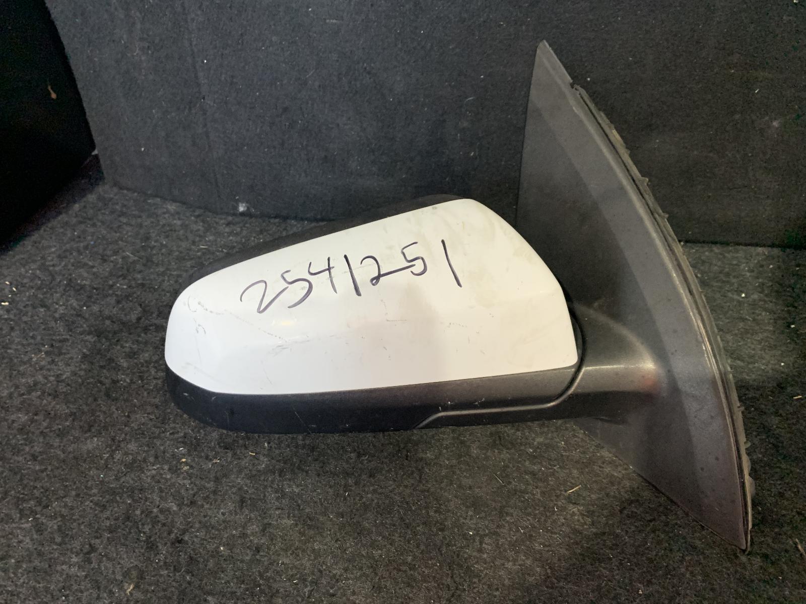 View Auto part Right Door Mirror Holden Commodore 2006