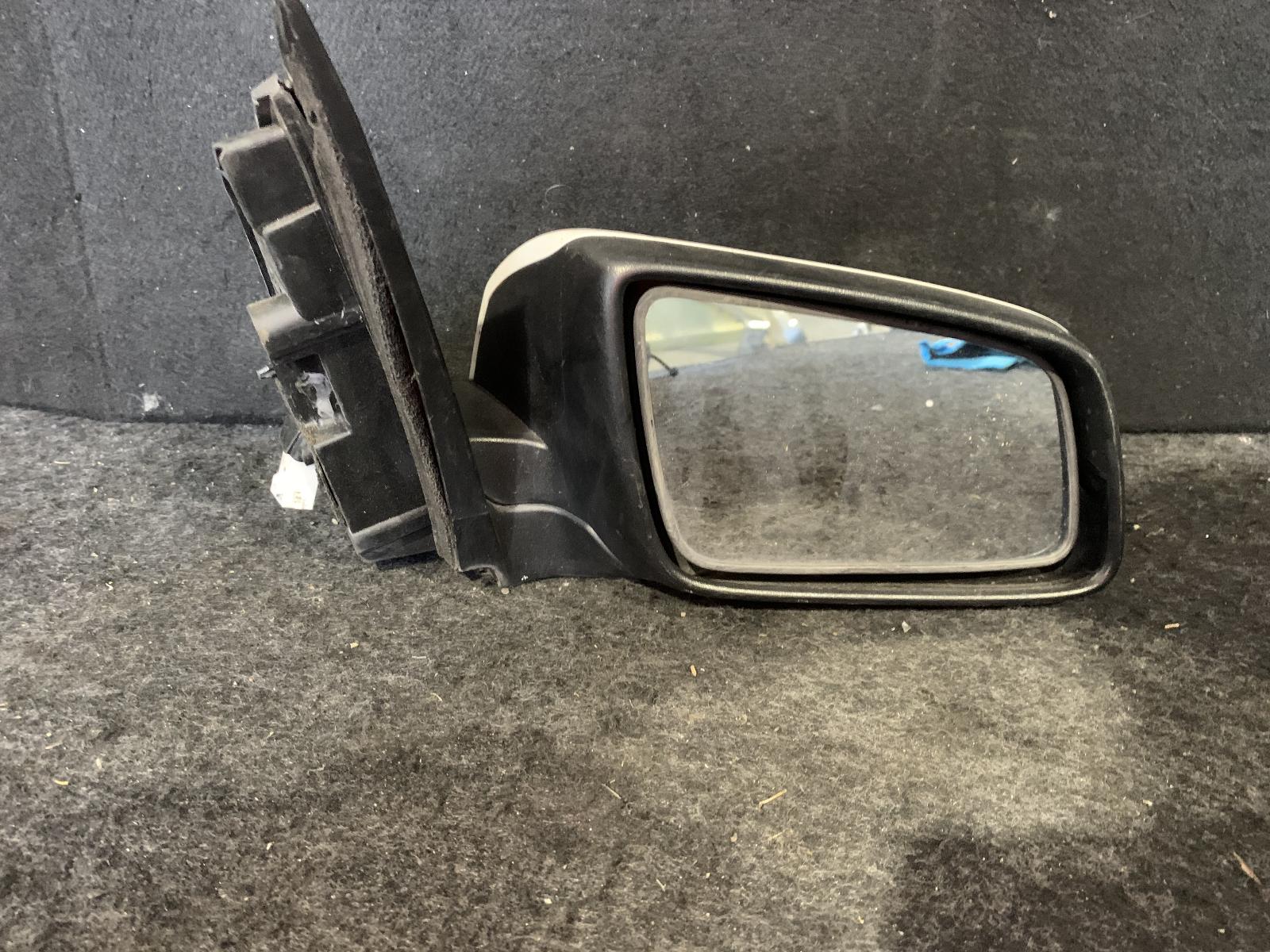 View Auto part Right Door Mirror Holden Commodore 2006