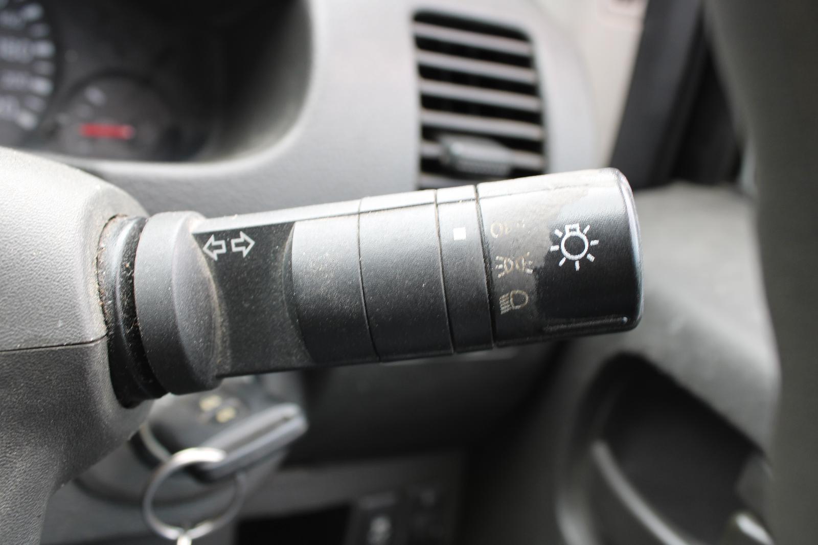 Flasher/Hazard Relay Navara Nissan 2012