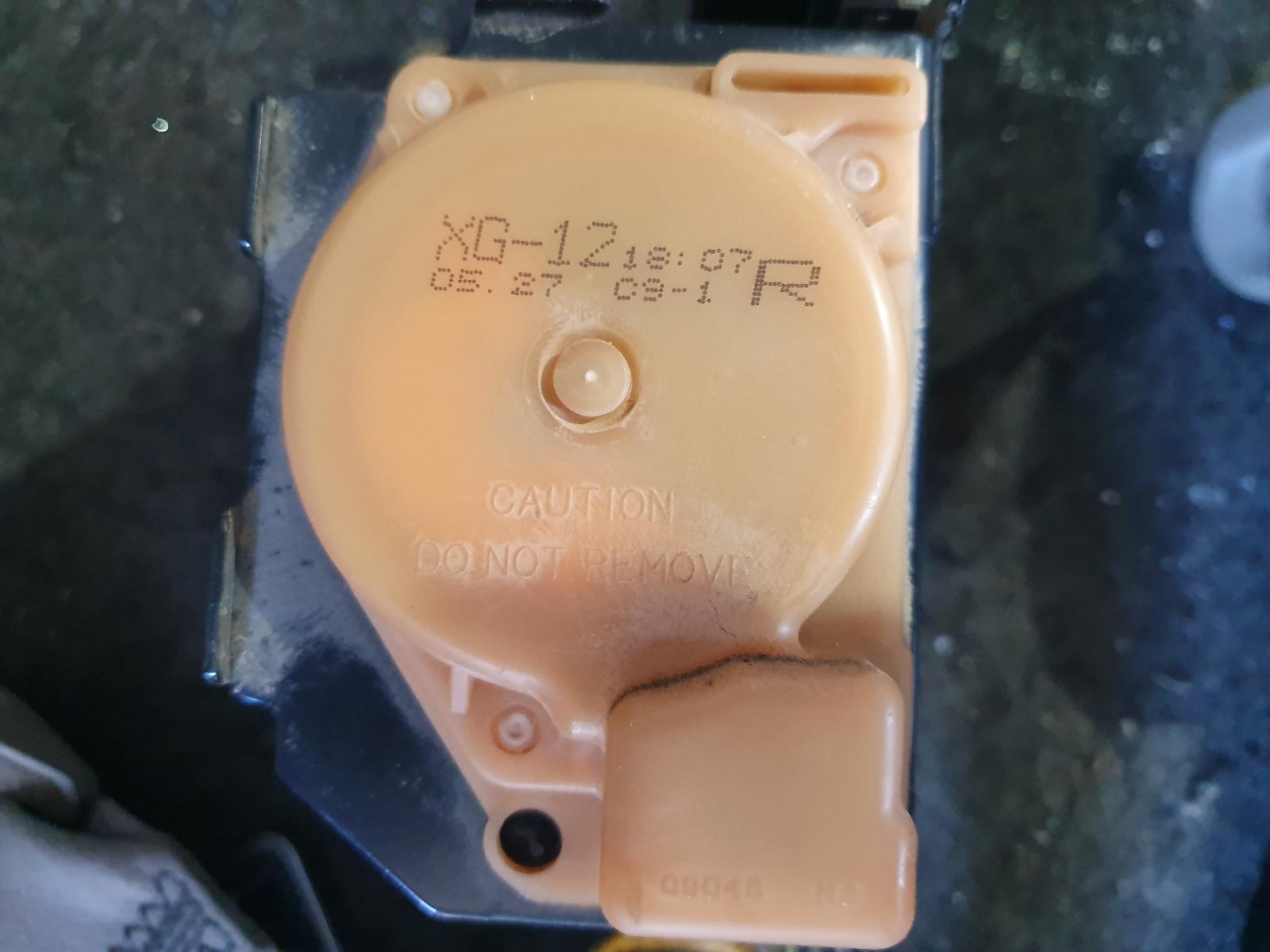 View Auto part Seatbelt/Stalk Nissan Xtrail 2002
