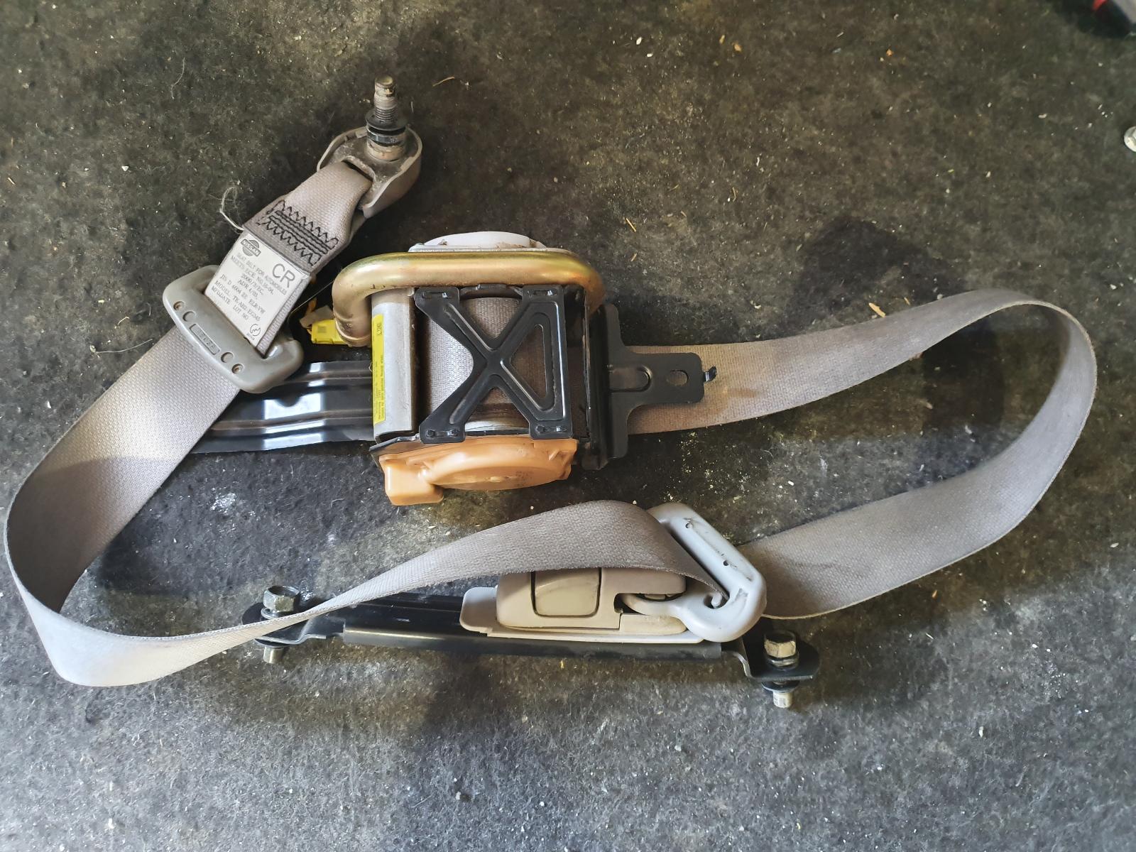 View Auto part Seatbelt/Stalk Nissan Xtrail 2002