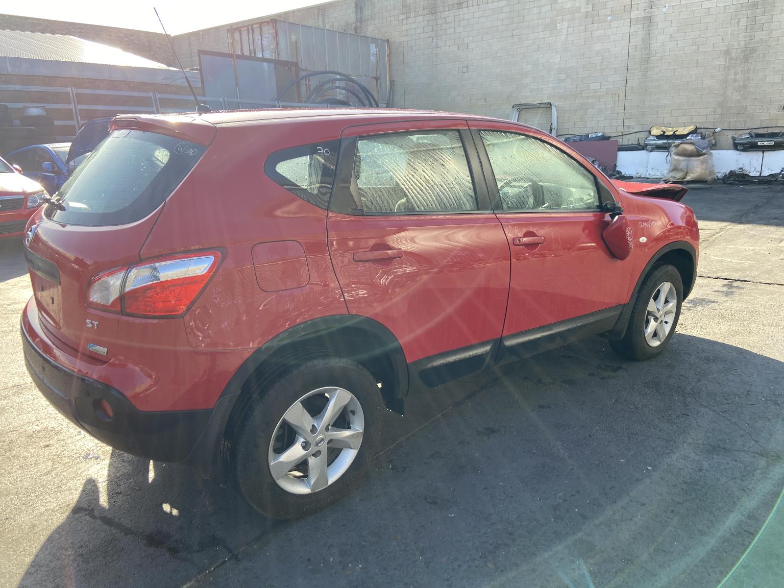 View Auto part Left Front Door Nissan Dualis 2012