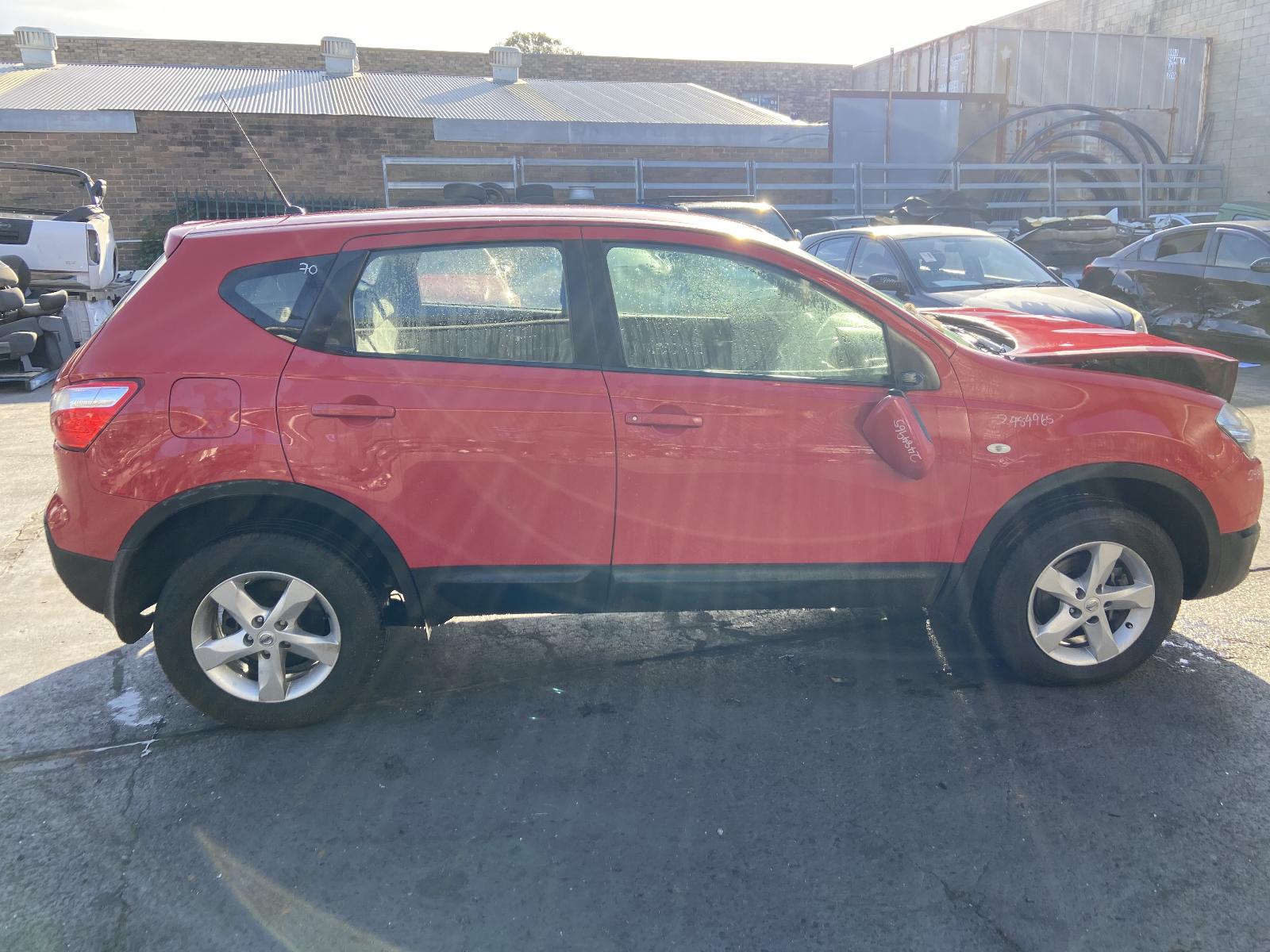 View Auto part Left Front Door Nissan Dualis 2012