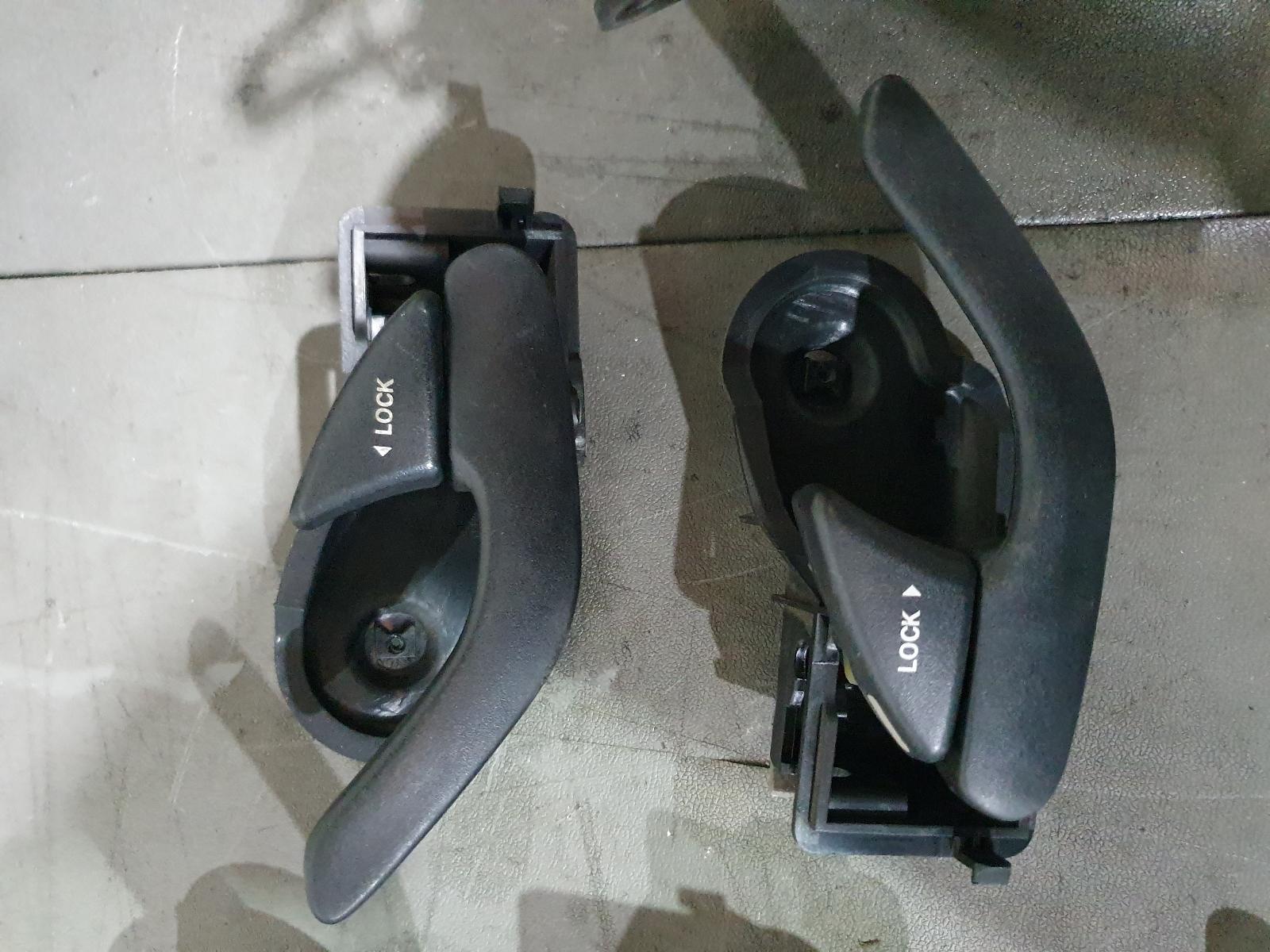 View Auto part Door Handle Mazda Tribute 2004