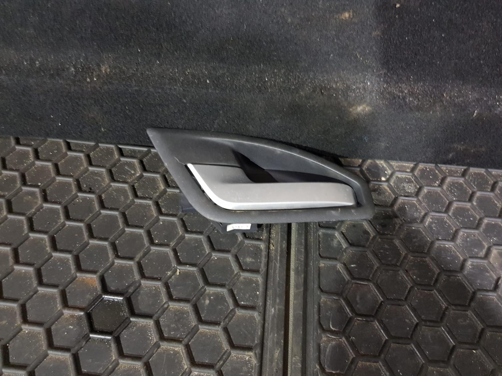 2004 Ford Falcon Door Handle View Auto part Door Handle Ford Falcon 2004
